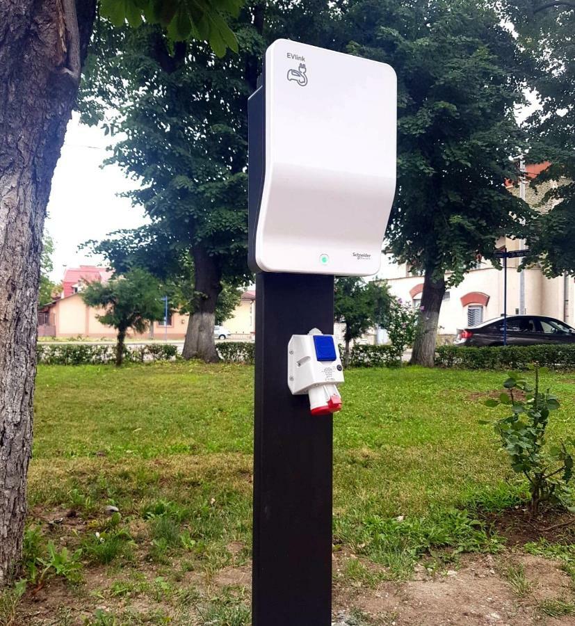 Nest Ξενοδοχείο Ντρομπέτα-Τούρνου Σεβερίν Εξωτερικό φωτογραφία
